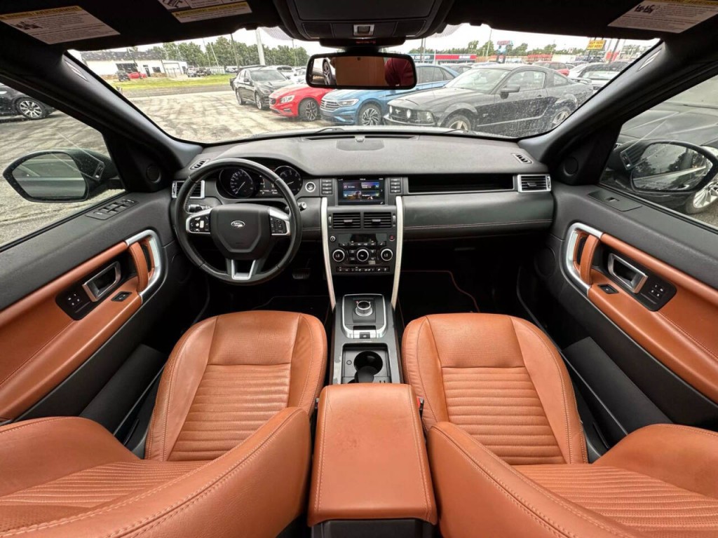 2015 Land Rover Discovery Sport Image 11