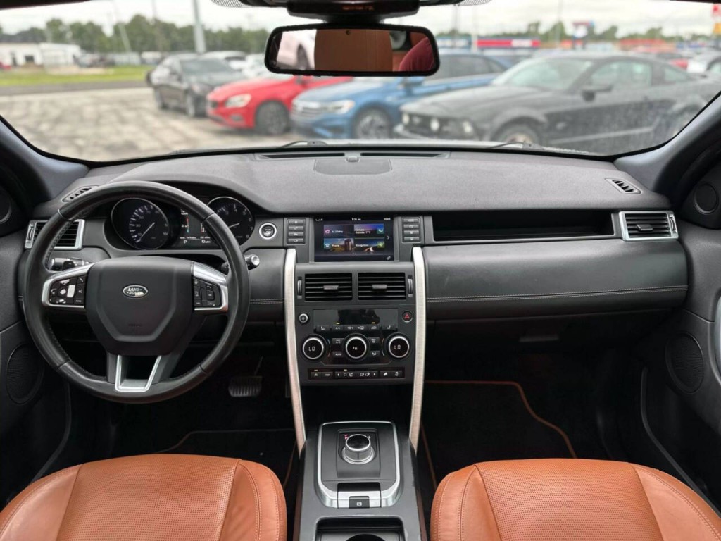 2015 Land Rover Discovery Sport Image 12