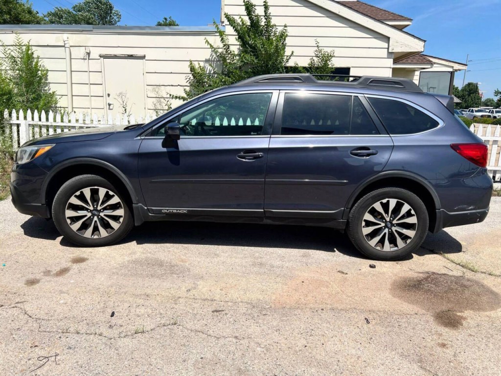 2015 Subaru Outback Image 2