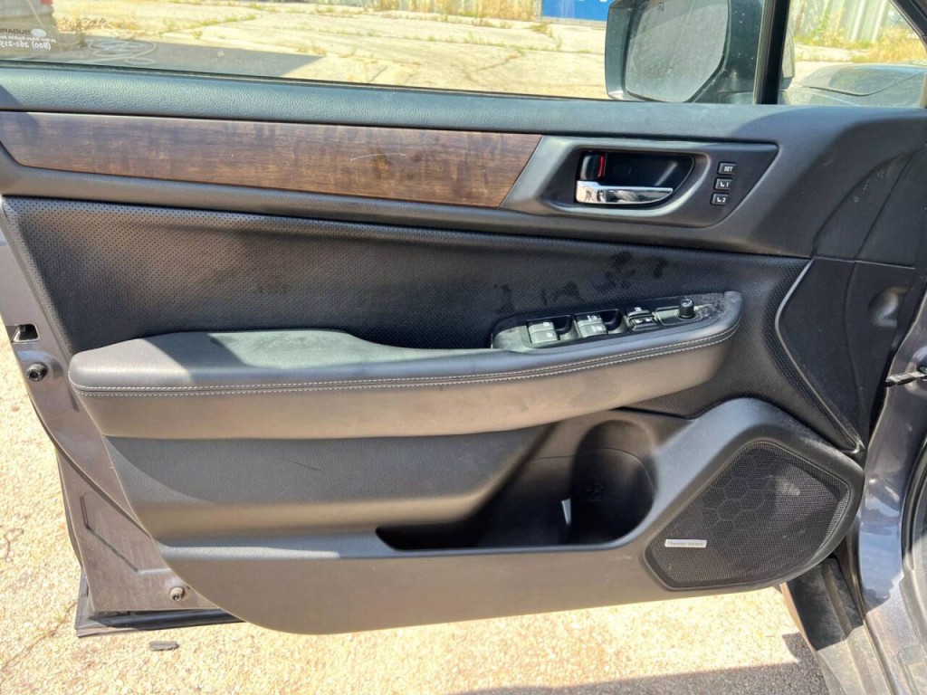 2015 Subaru Outback Image 9