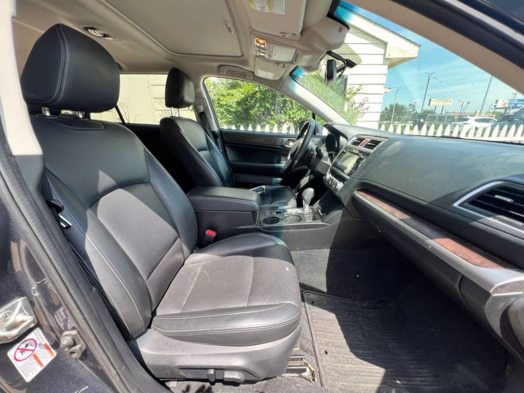 2015 Subaru Outback Image 17