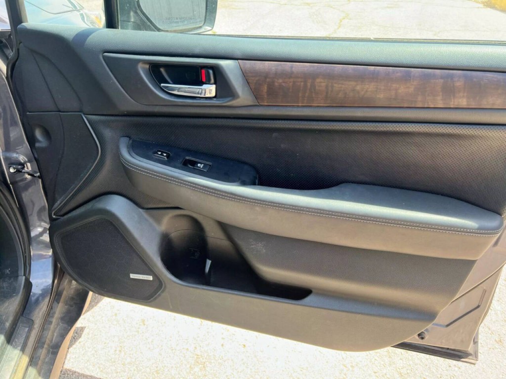 2015 Subaru Outback Image 18