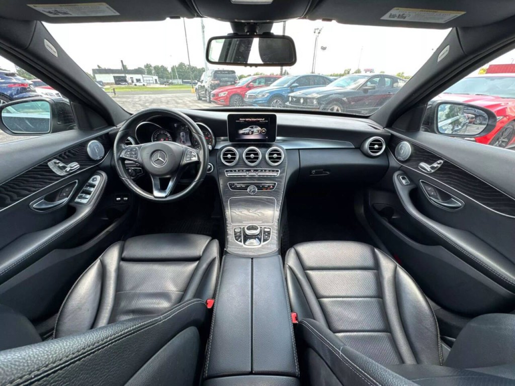 2018 Mercedes-Benz C-Class Image 2