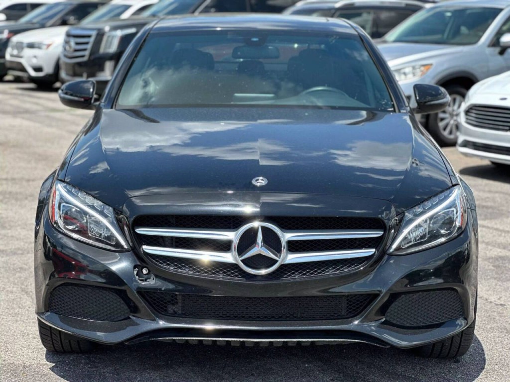 2018 Mercedes-Benz C-Class Image 3