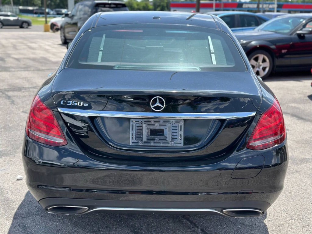 2018 Mercedes-Benz C-Class Image 7