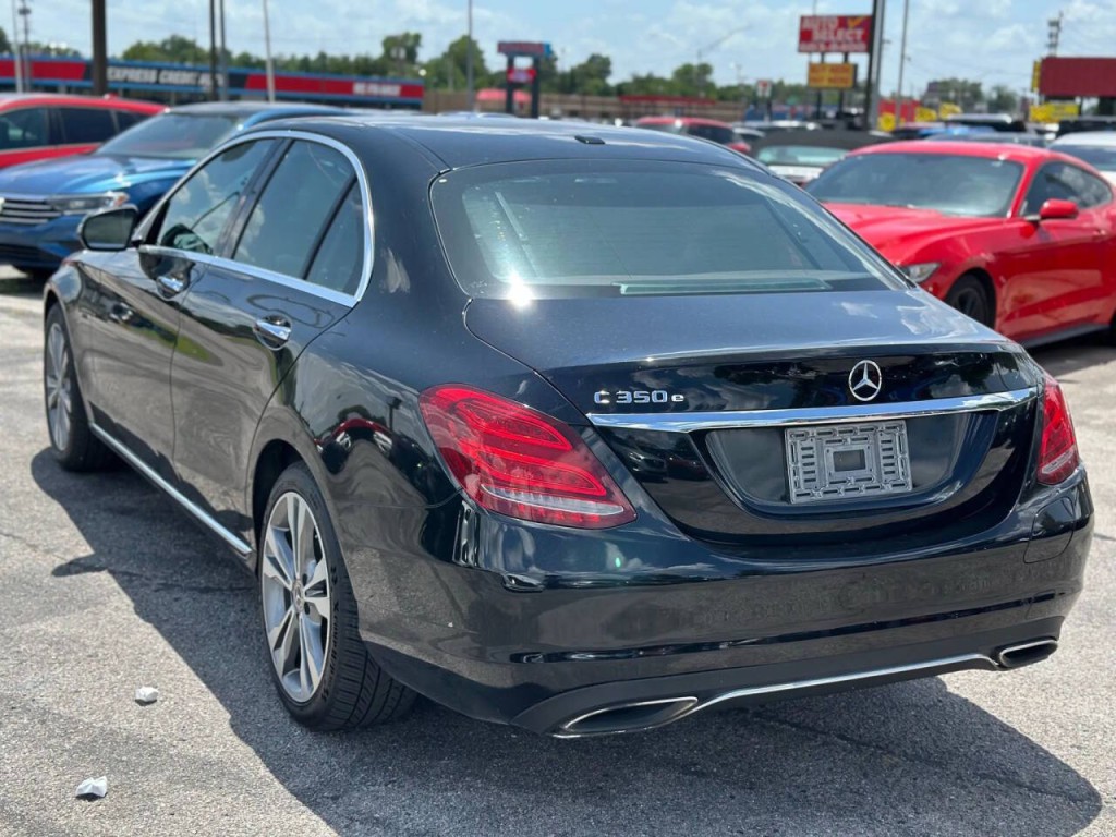 2018 Mercedes-Benz C-Class Image 8