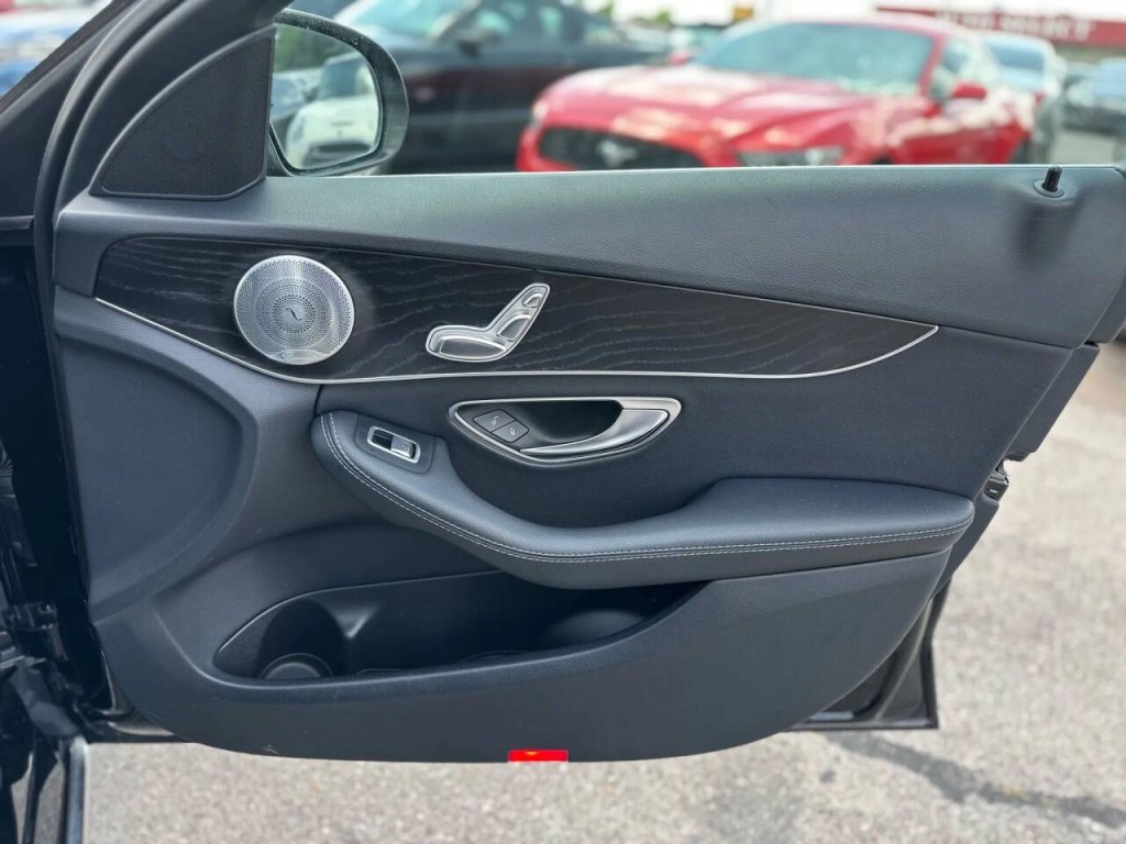 2018 Mercedes-Benz C-Class Image 22