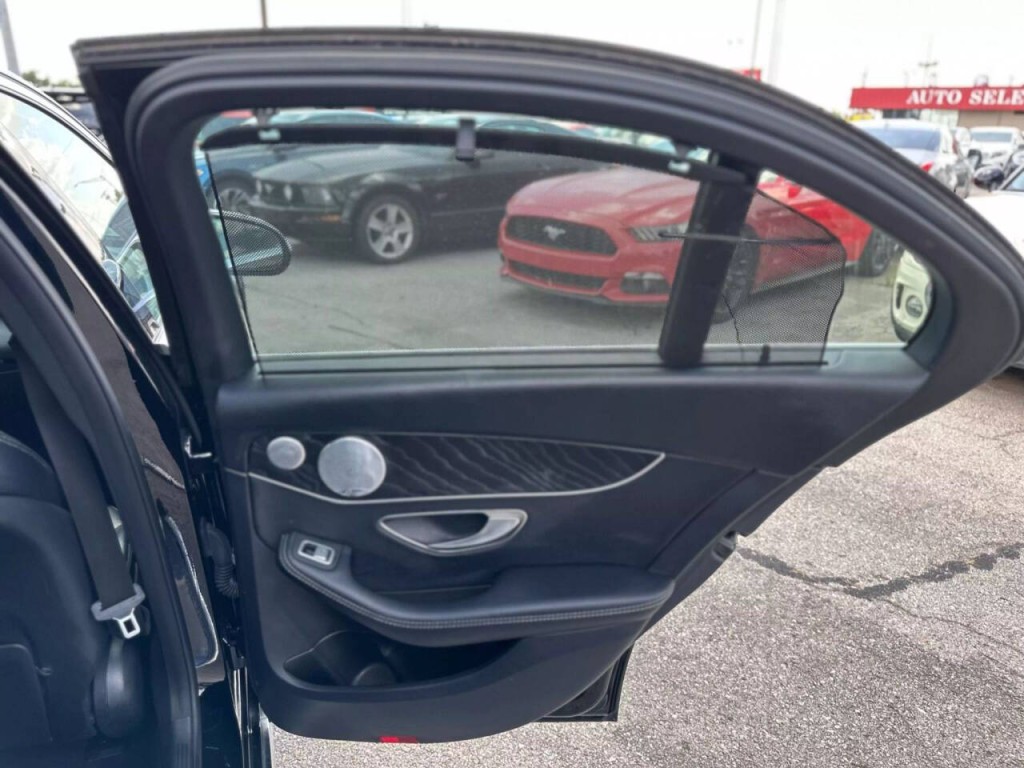 2018 Mercedes-Benz C-Class Image 23