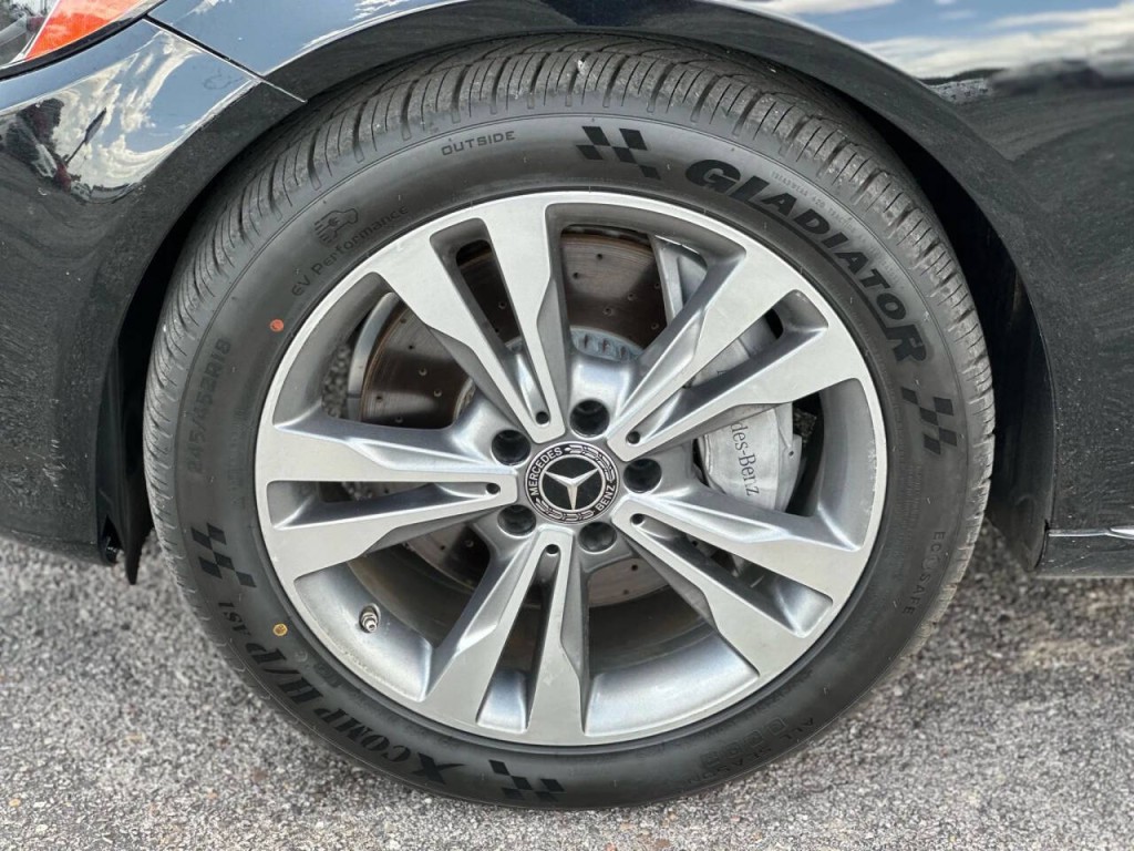 2018 Mercedes-Benz C-Class Image 27