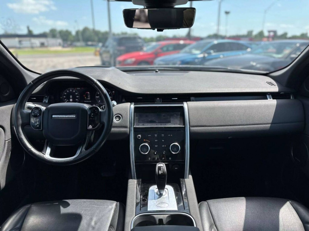 2020 Land Rover Discovery Sport Image 12