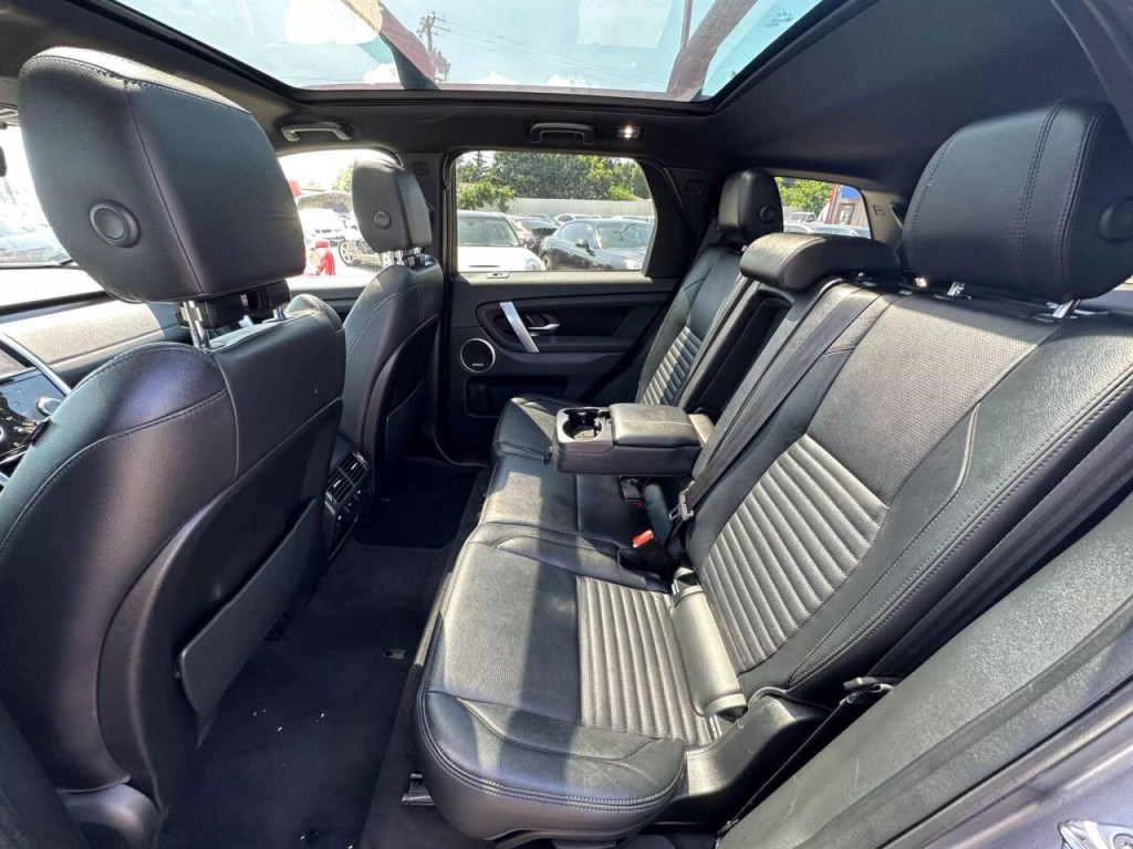 2020 Land Rover Discovery Sport Image 17