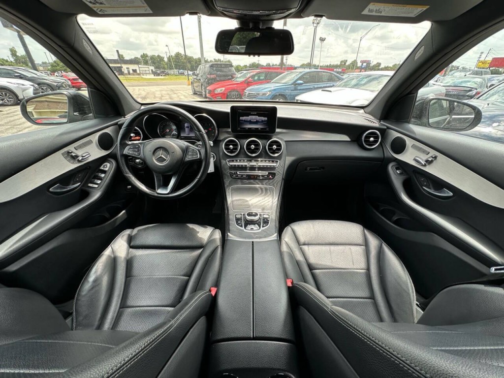 2019 Mercedes-Benz GLC-Class Image 2