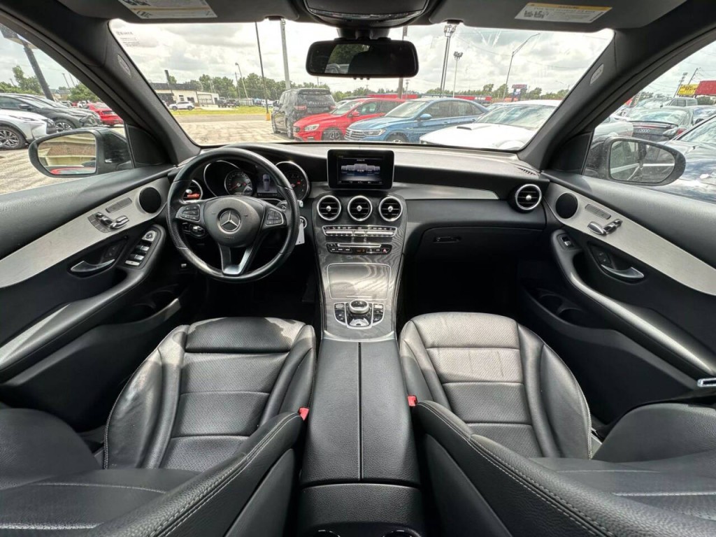 2019 Mercedes-Benz GLC-Class Image 11