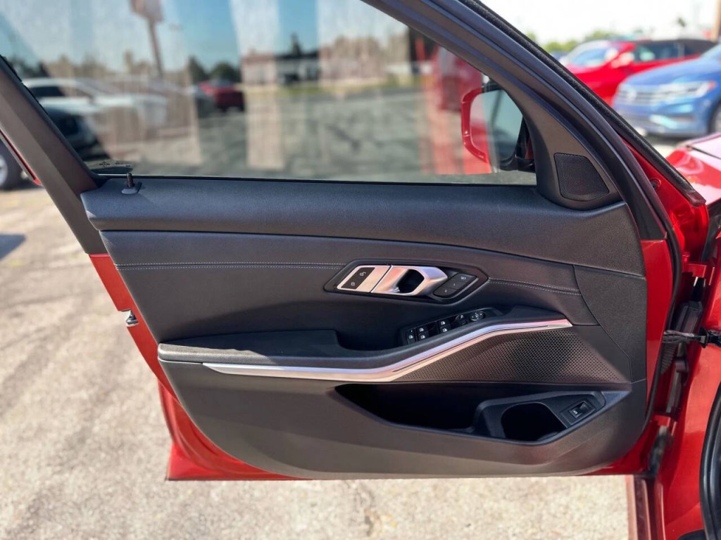 2020 BMW 3 Series Image 19