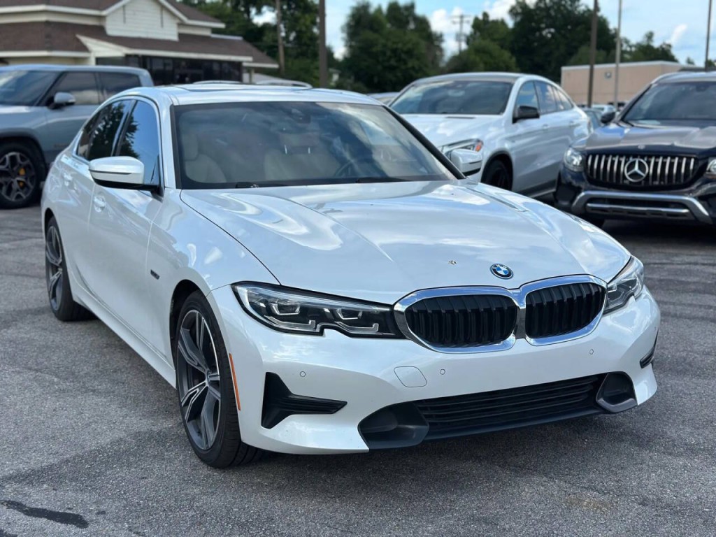 2022 BMW 3 Series Image 5