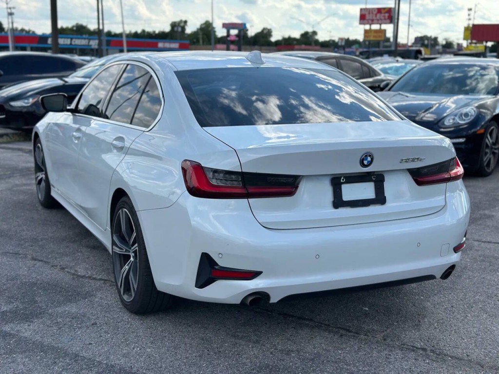 2022 BMW 3 Series Image 8