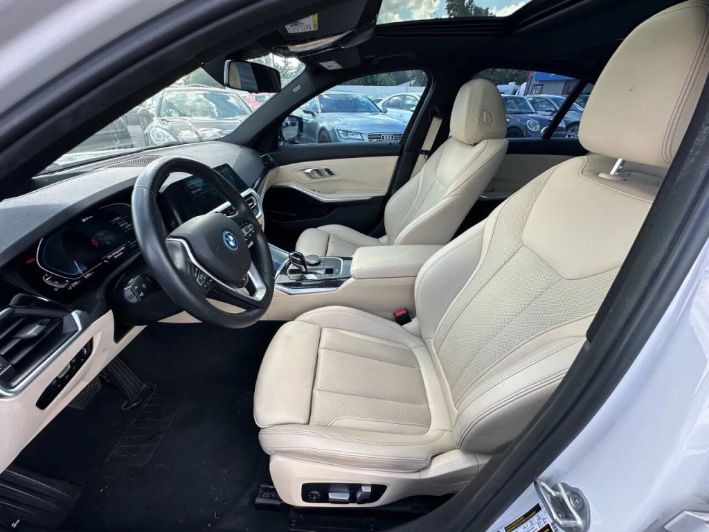 2022 BMW 3 Series Image 10
