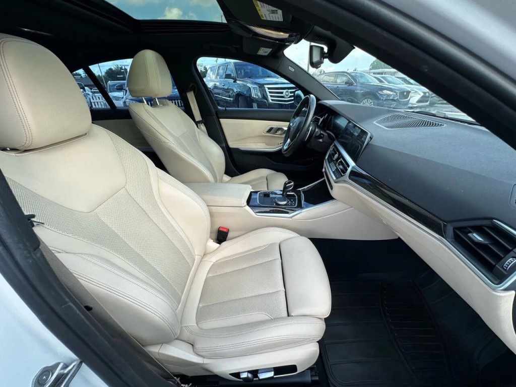 2022 BMW 3 Series Image 13