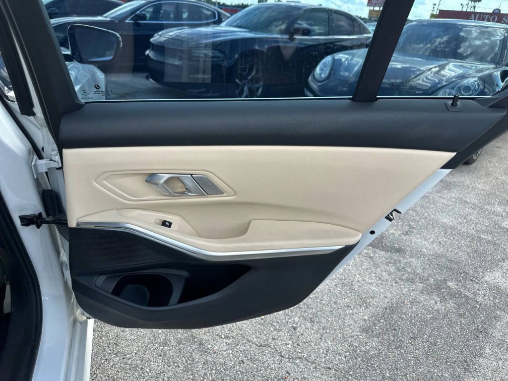 2022 BMW 3 Series Image 22