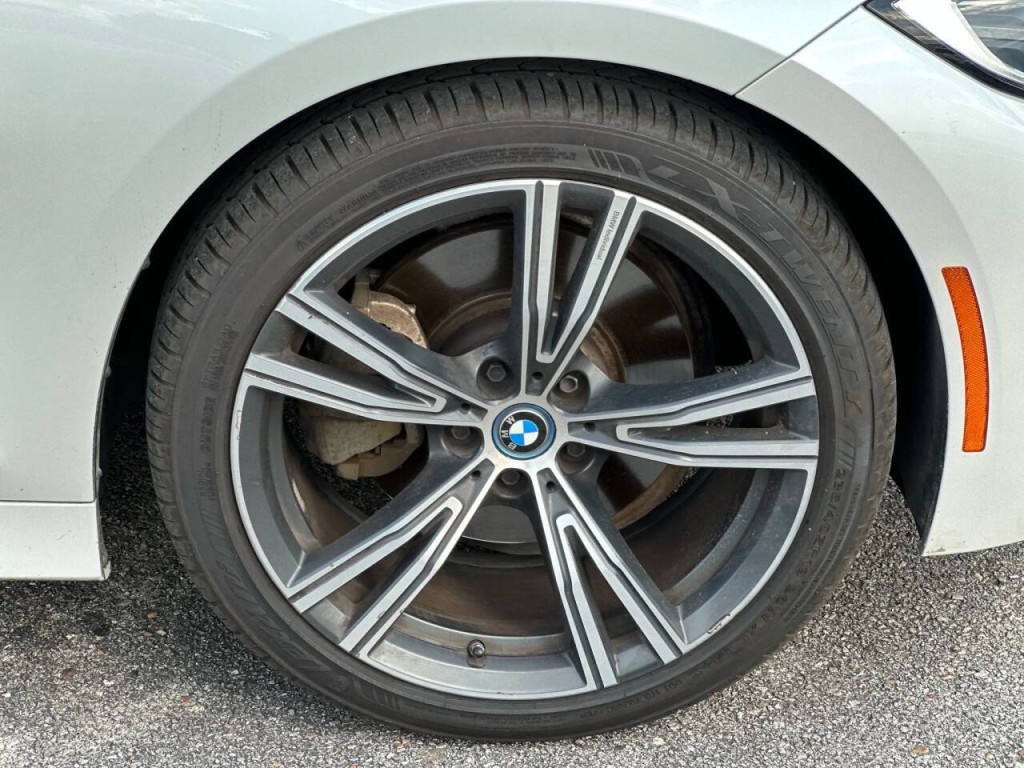 2022 BMW 3 Series Image 26