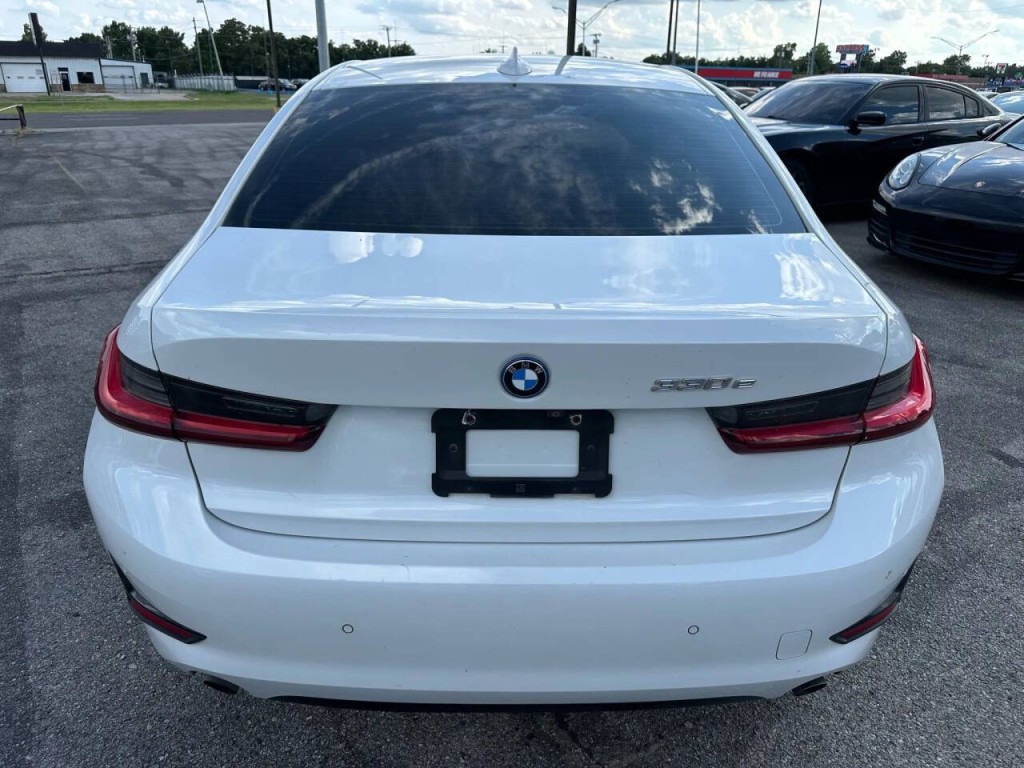 2022 BMW 3 Series Image 33