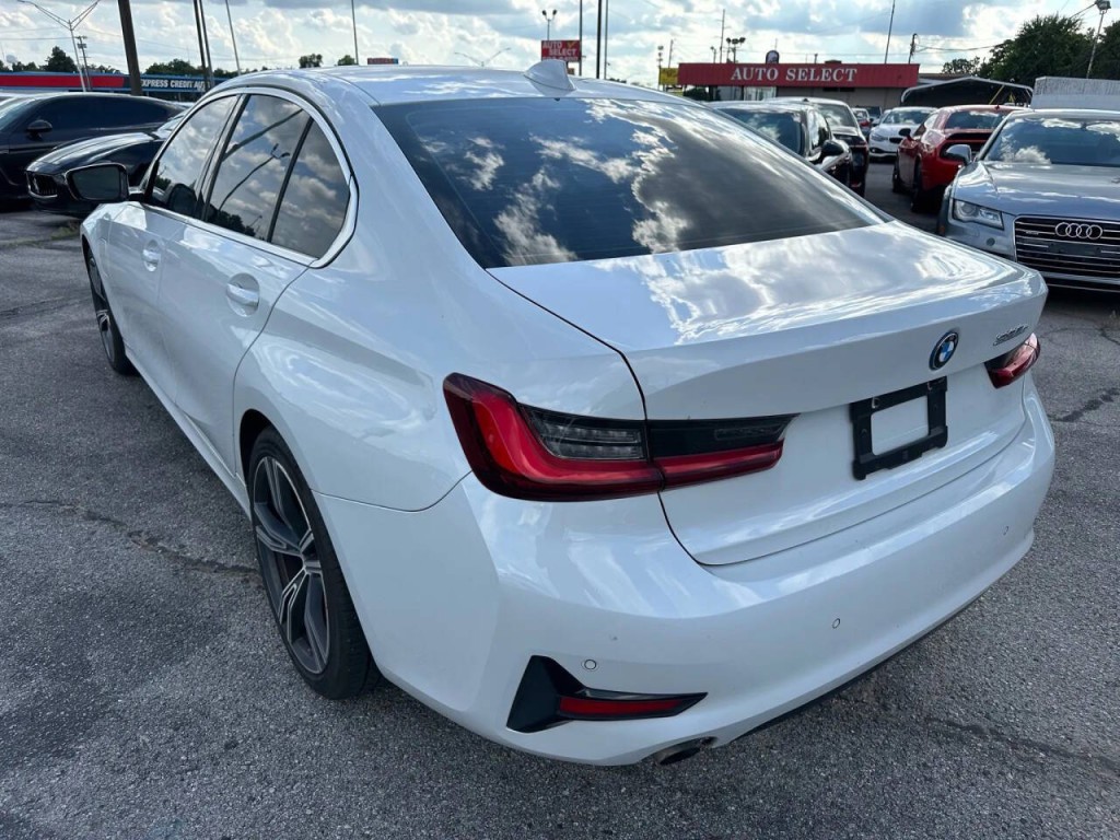 2022 BMW 3 Series Image 34