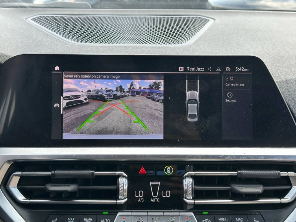 2022 BMW 3 Series Image 39