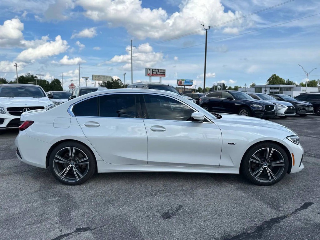 2022 BMW 3 Series Image 5