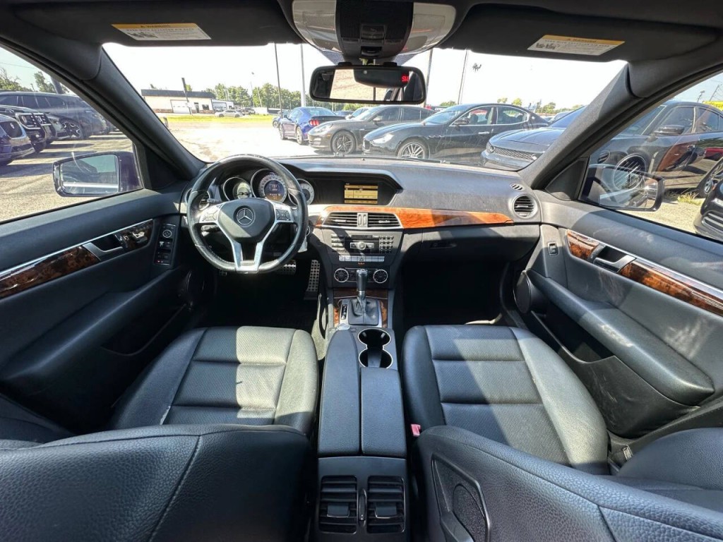 2012 Mercedes-Benz C-Class Image 2
