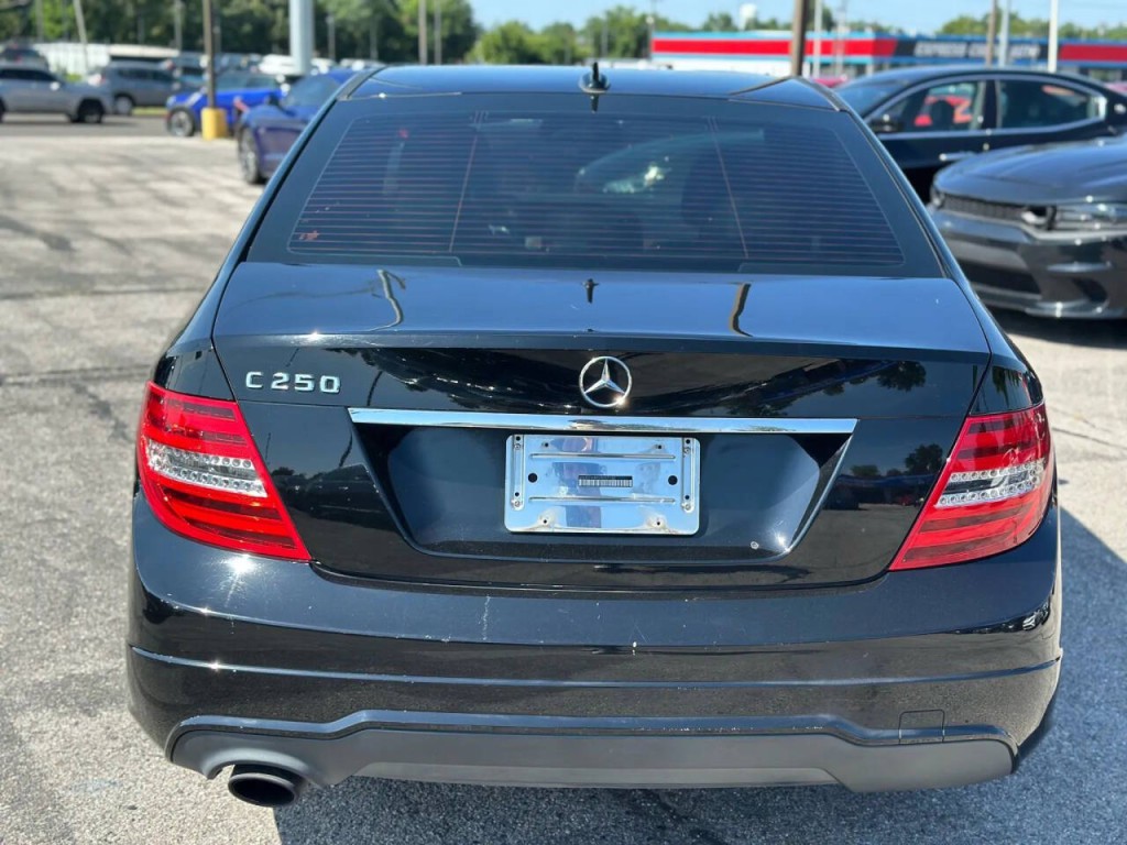 2012 Mercedes-Benz C-Class Image 7