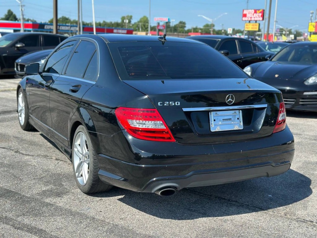 2012 Mercedes-Benz C-Class Image 8