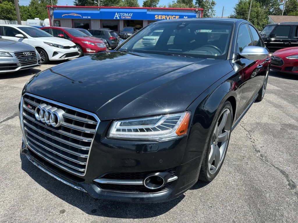 2015 Audi S8 Image 30
