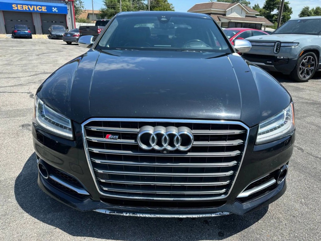 2015 Audi S8 Image 31