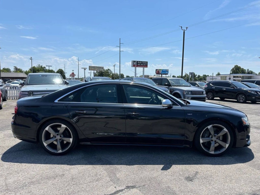 2015 Audi S8 Image 33