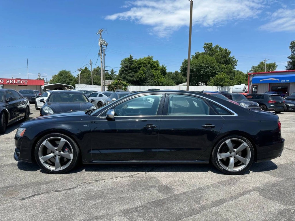 2015 Audi S8 Image 37