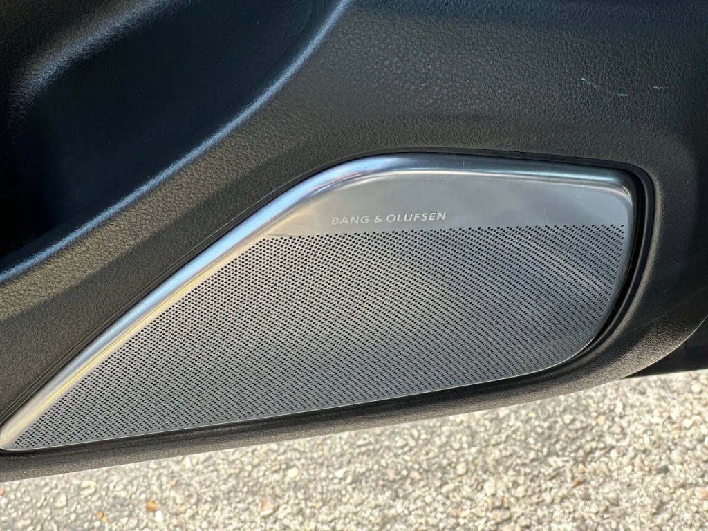 2015 Audi S8 Image 38