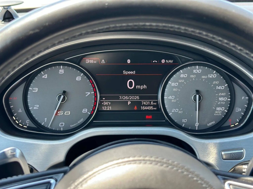 2015 Audi S8 Image 40
