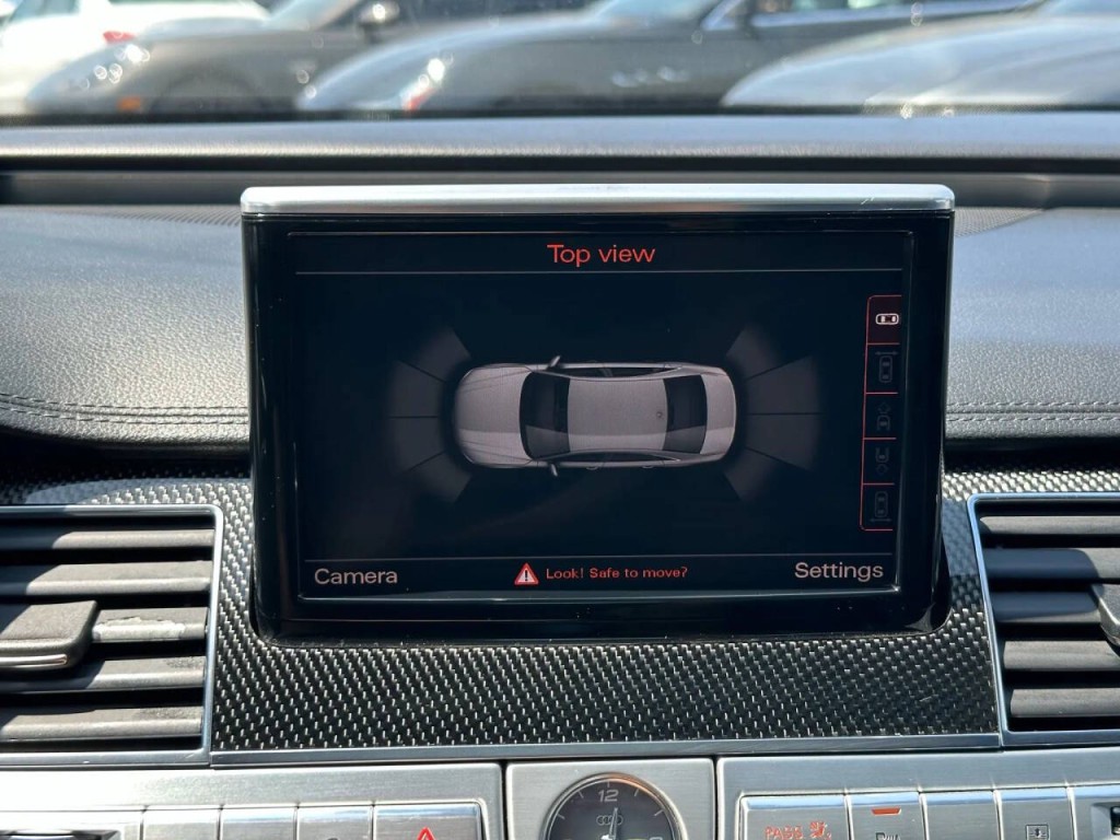 2015 Audi S8 Image 46