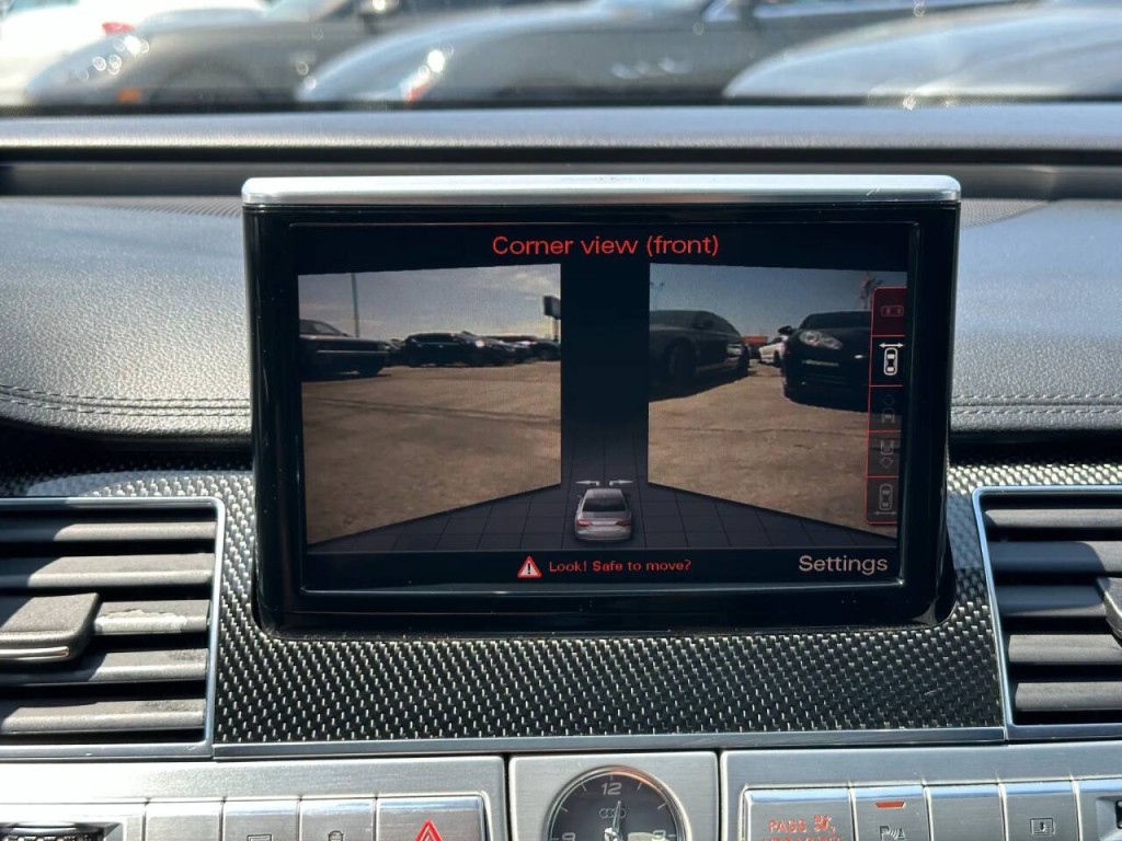 2015 Audi S8 Image 47