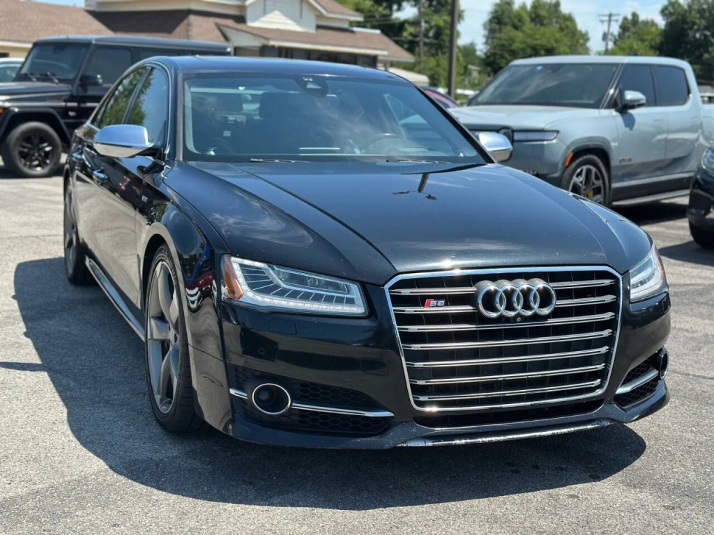 2015 Audi S8 Image 4