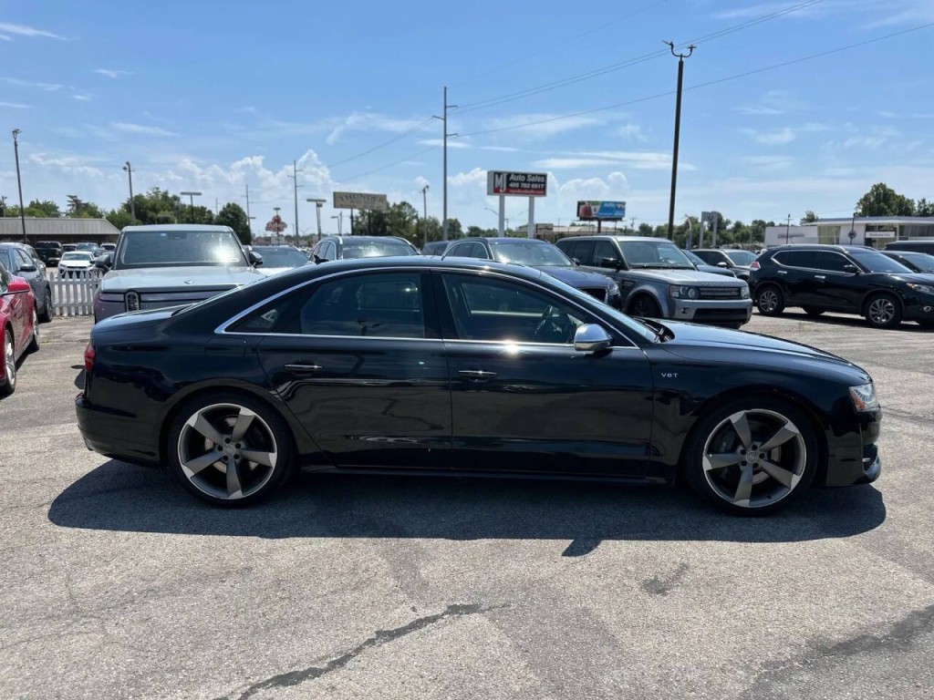 2015 Audi S8 Image 5