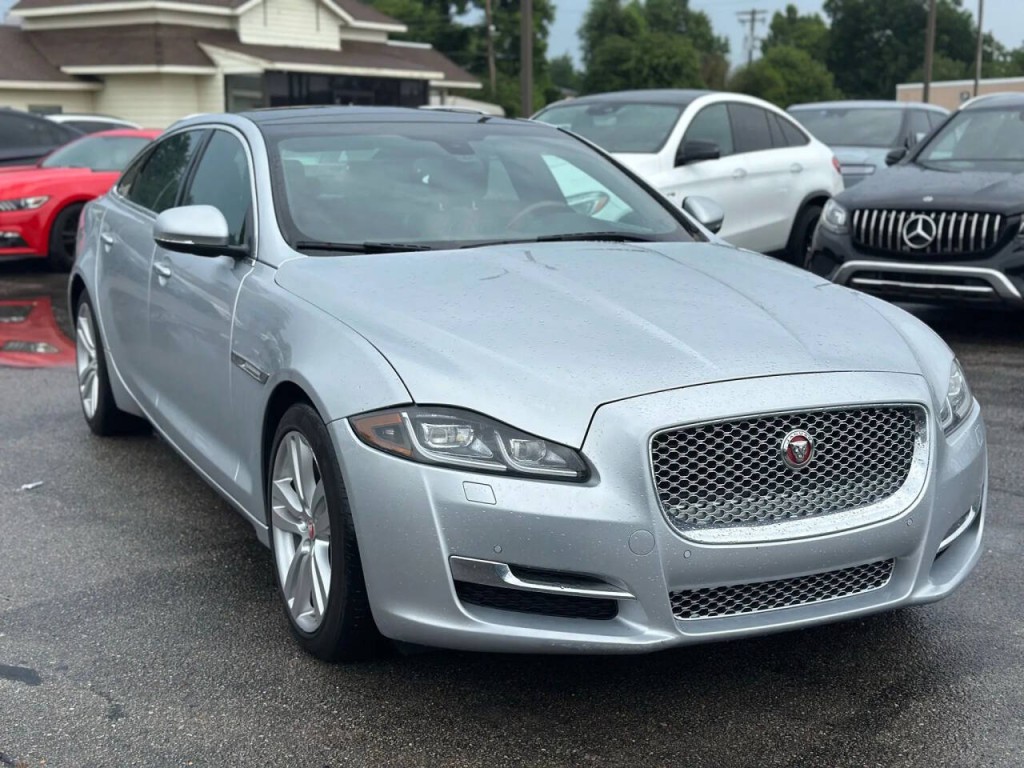 2016 Jaguar XJ Image 4