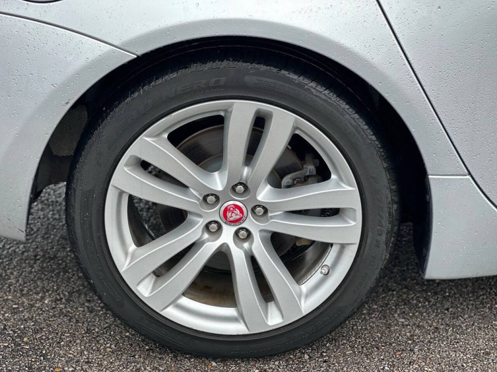 2016 Jaguar XJ Image 27