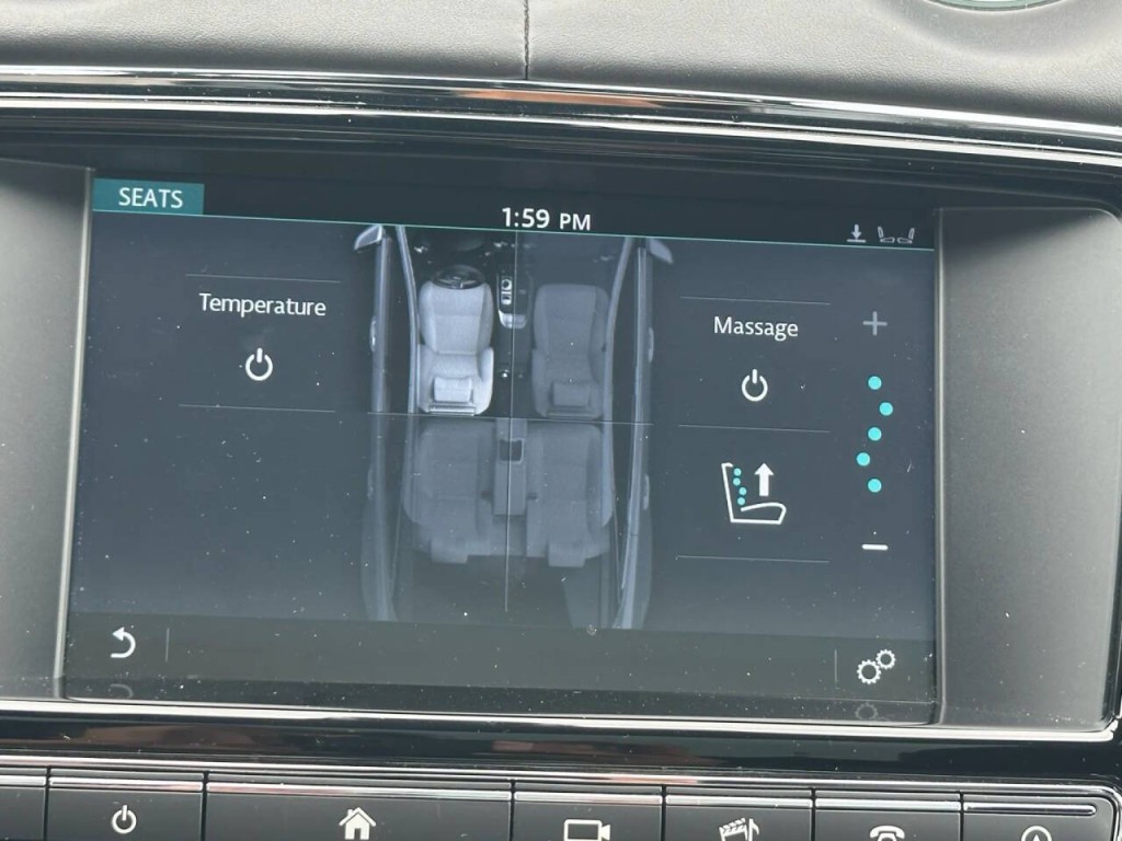 2016 Jaguar XJ Image 30