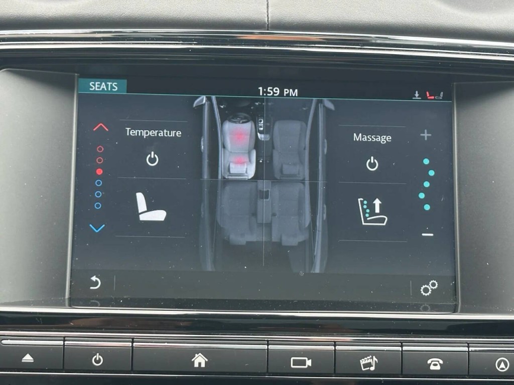 2016 Jaguar XJ Image 31