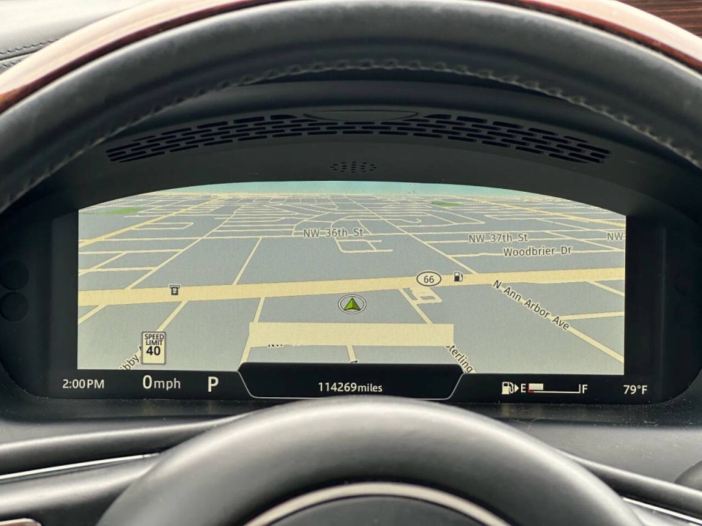 2016 Jaguar XJ Image 33