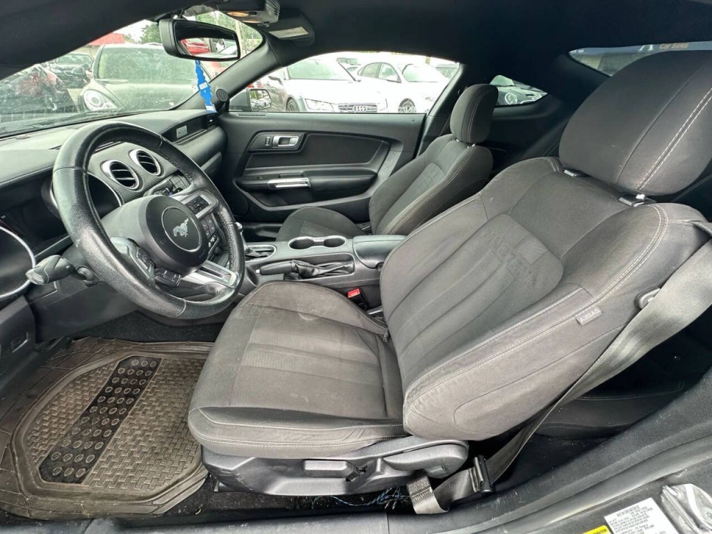 2019 Ford Mustang Image 9