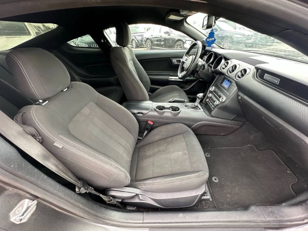 2019 Ford Mustang Image 10