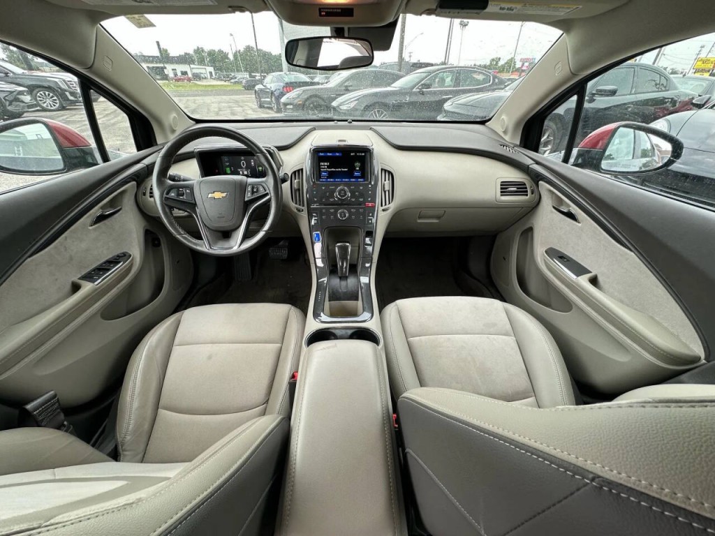 2013 Chevrolet Volt Image 2
