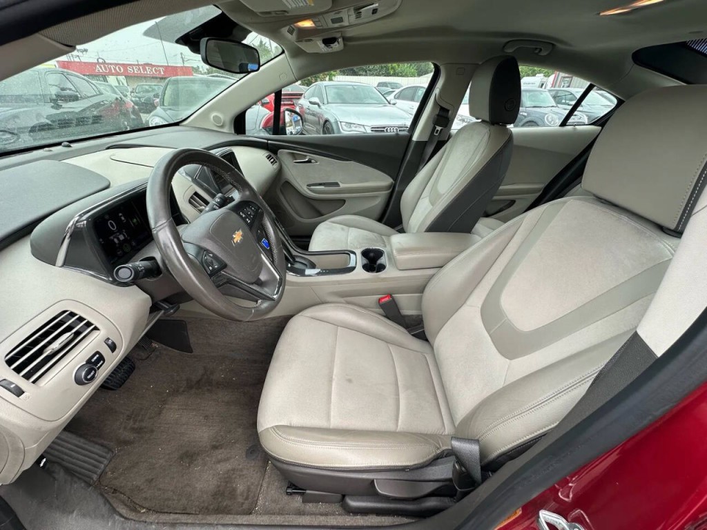 2013 Chevrolet Volt Image 10